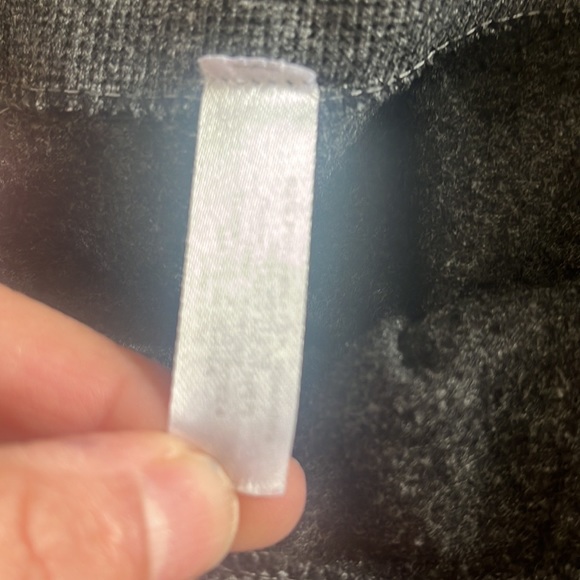 Leggings Charcoal Gray 
Excellent Conditions 
Size S/M.
#503 - Picture 5 of 5